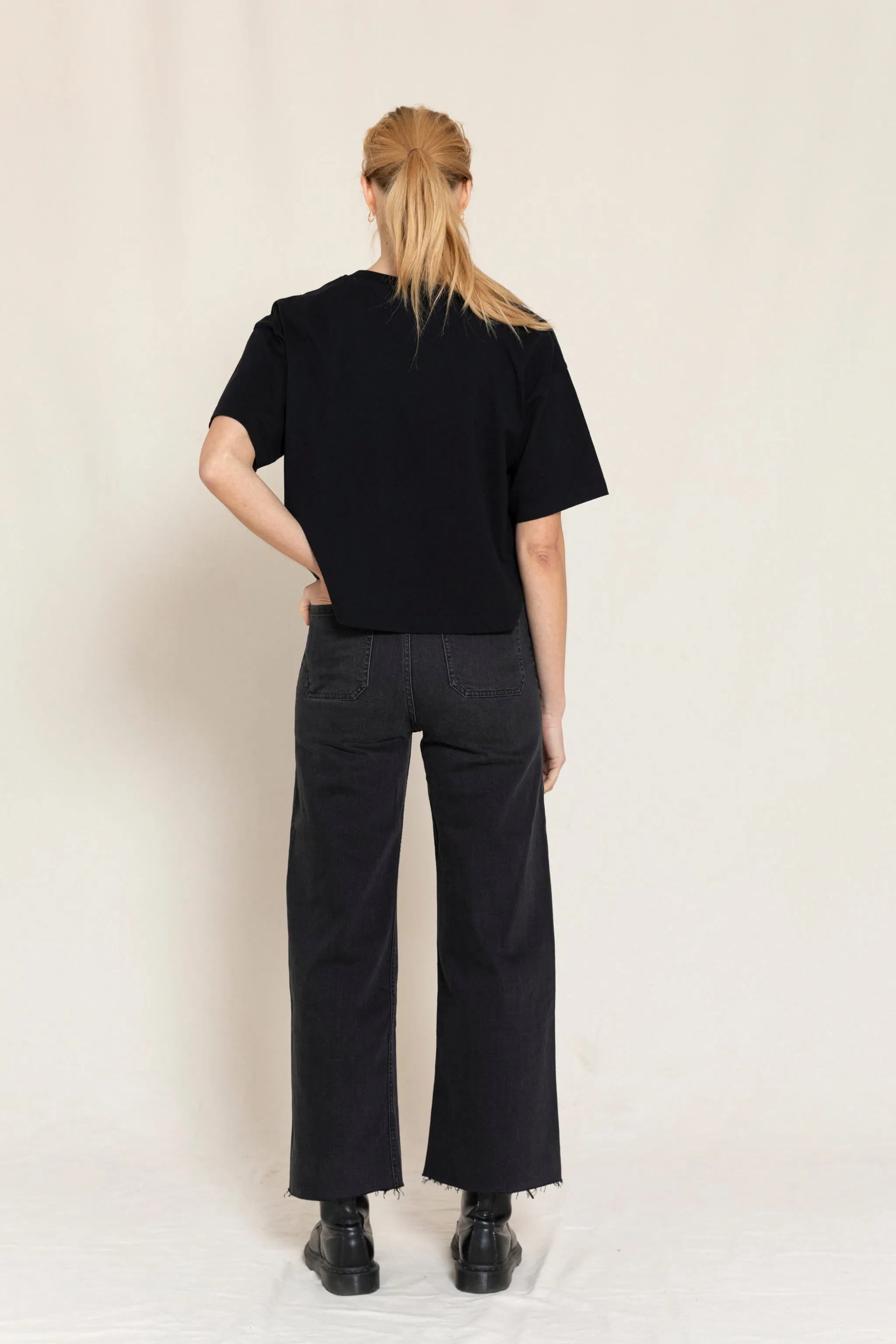 CHARLIE Used Black - Loose Fit Cropped Jeans