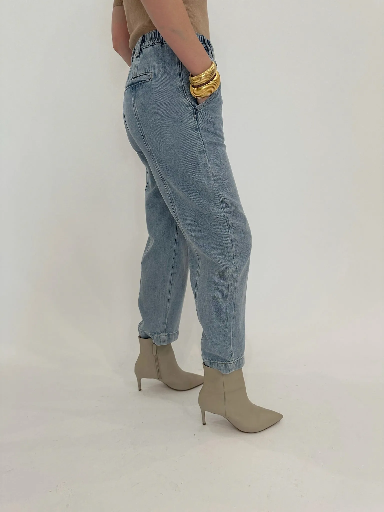 Court Mid Rise Relaxed Straight Denim Pants