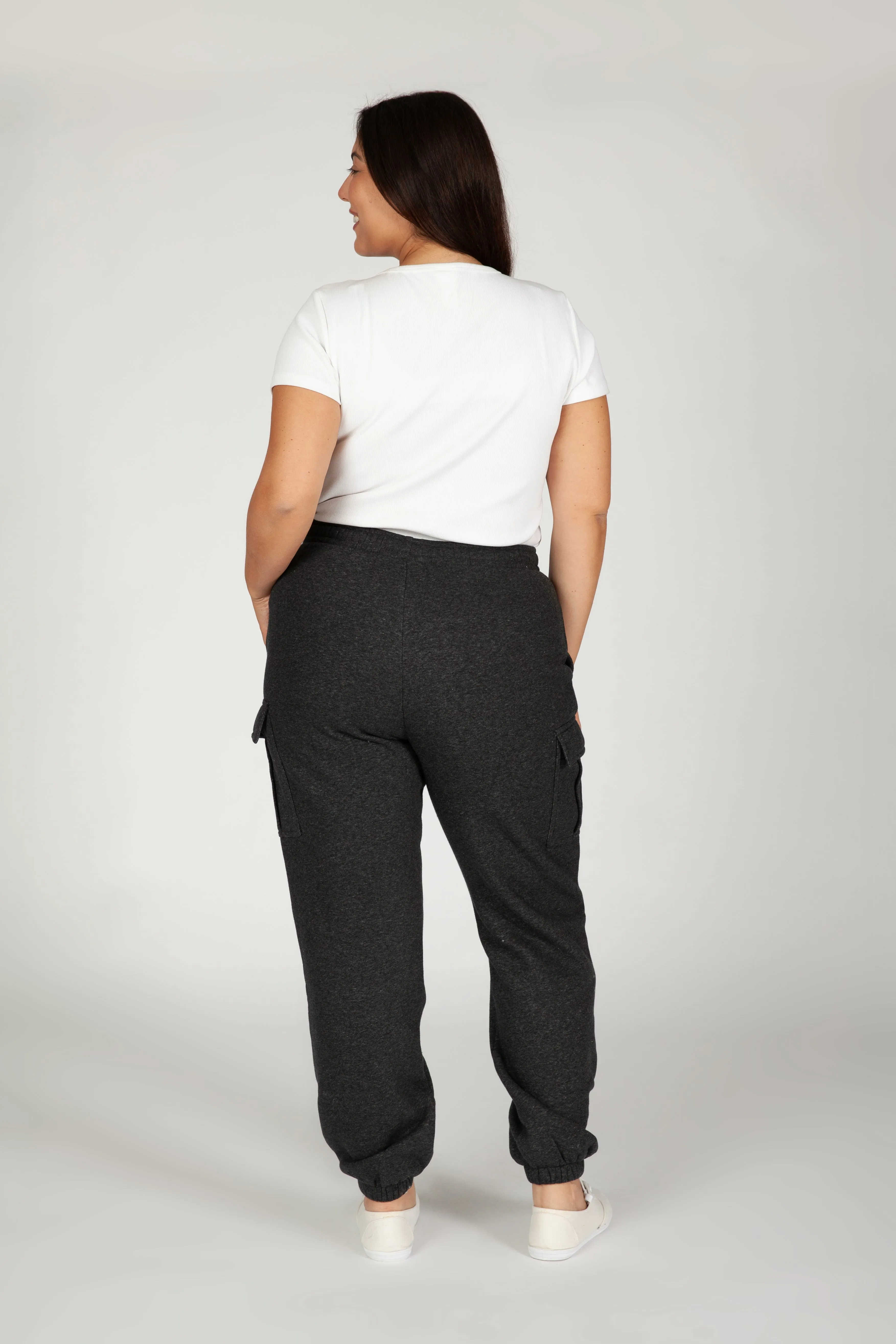 Nova premium fleece relaxed cargo sweatpants in dark heather grey