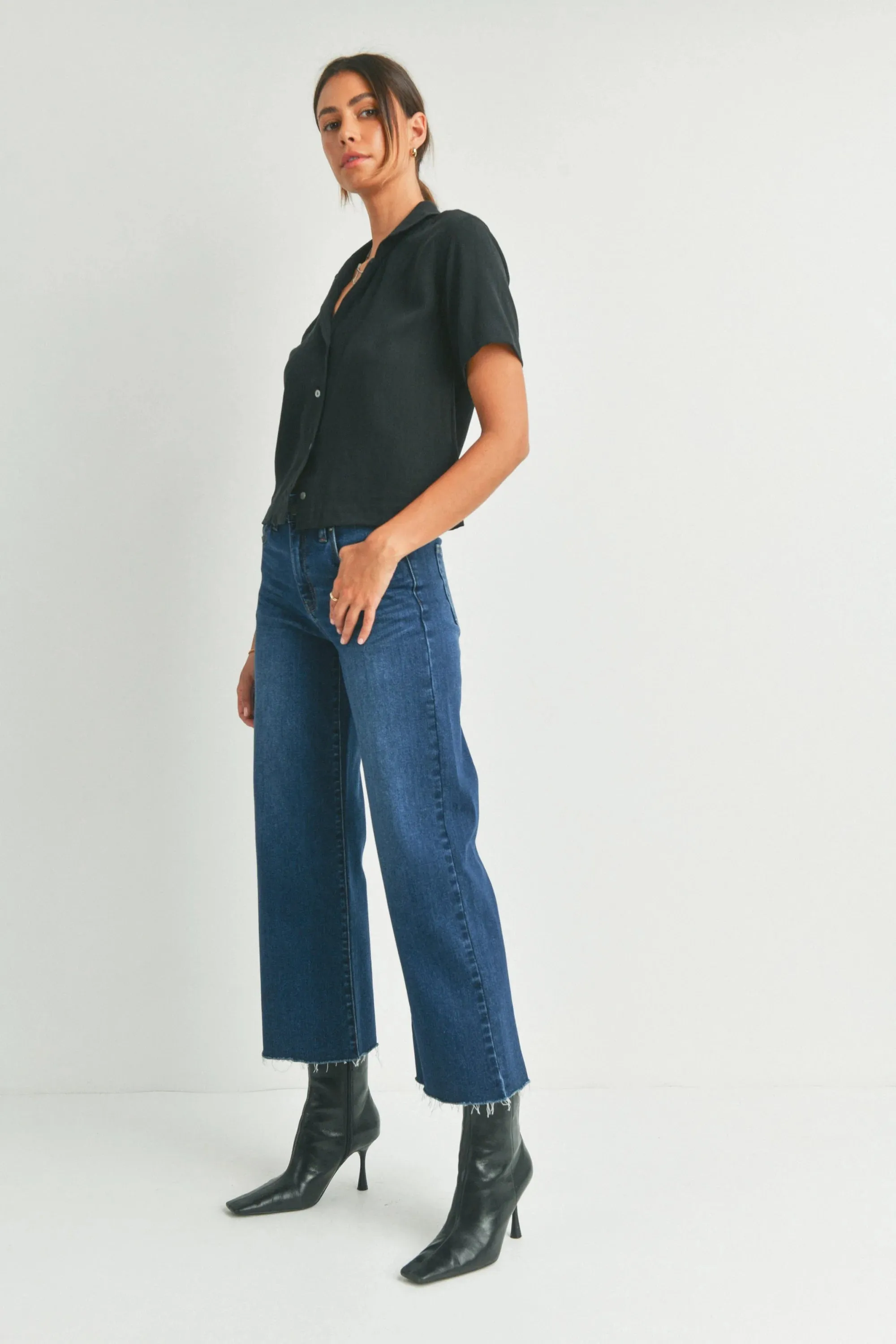 SLIM WIDE LEG DENIM JEANS WITH SCISSOR CUT HEM