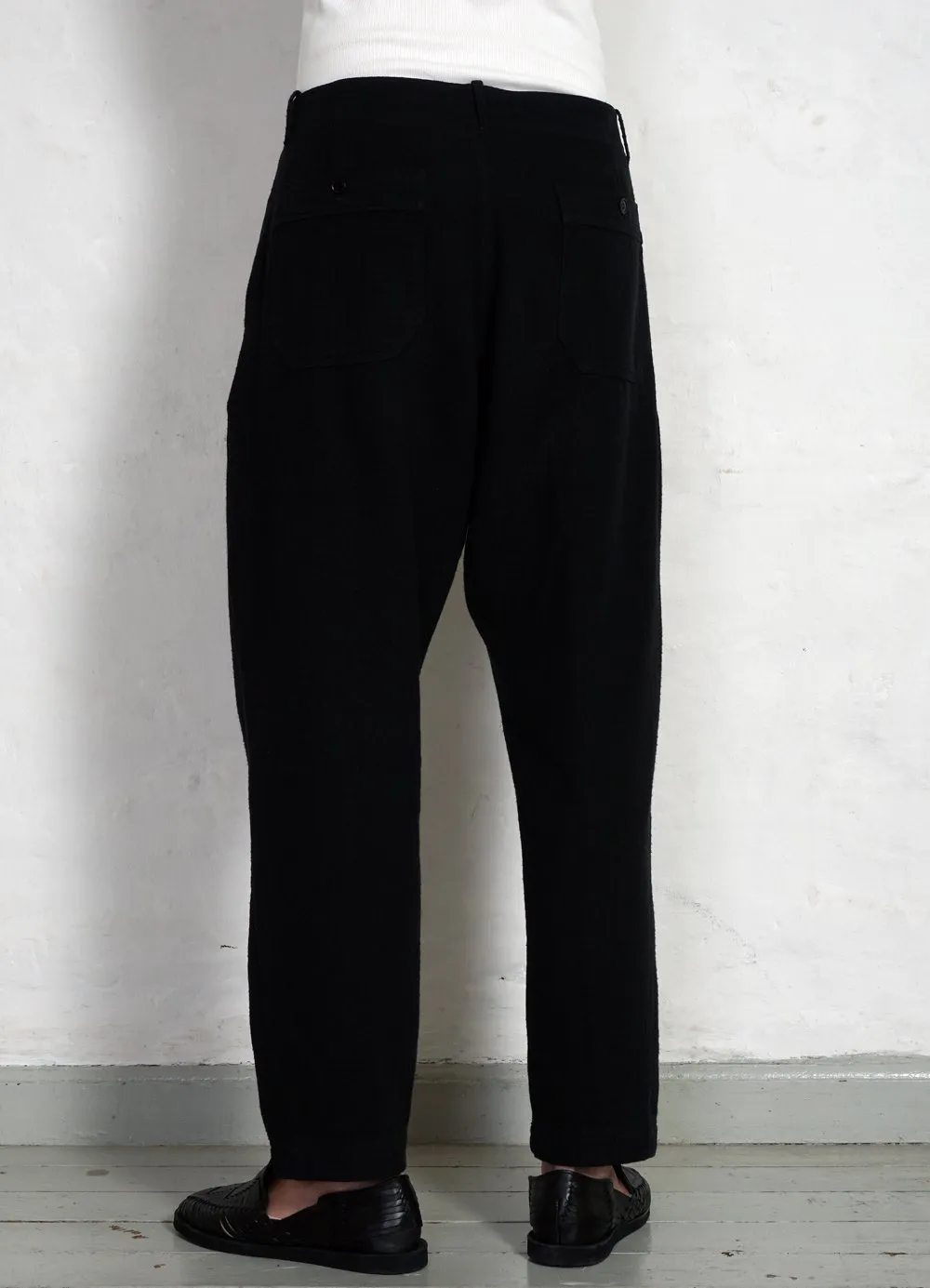 TRYGVE | Wide Cut Cropped Trousers | Black