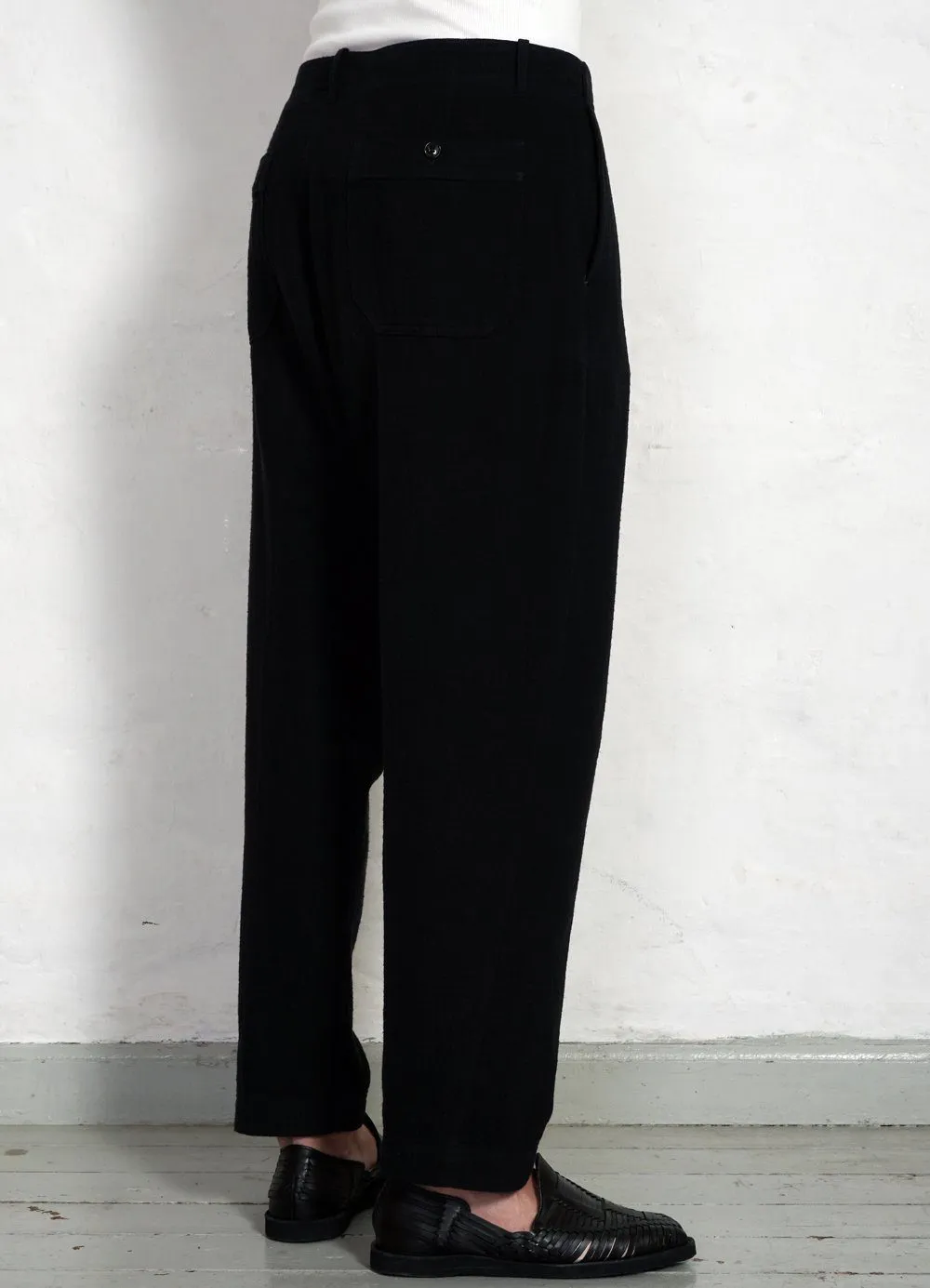 TRYGVE | Wide Cut Cropped Trousers | Black